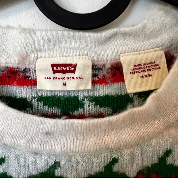 Levi’s Strawberry Knit Vest - Picture 5 of 7